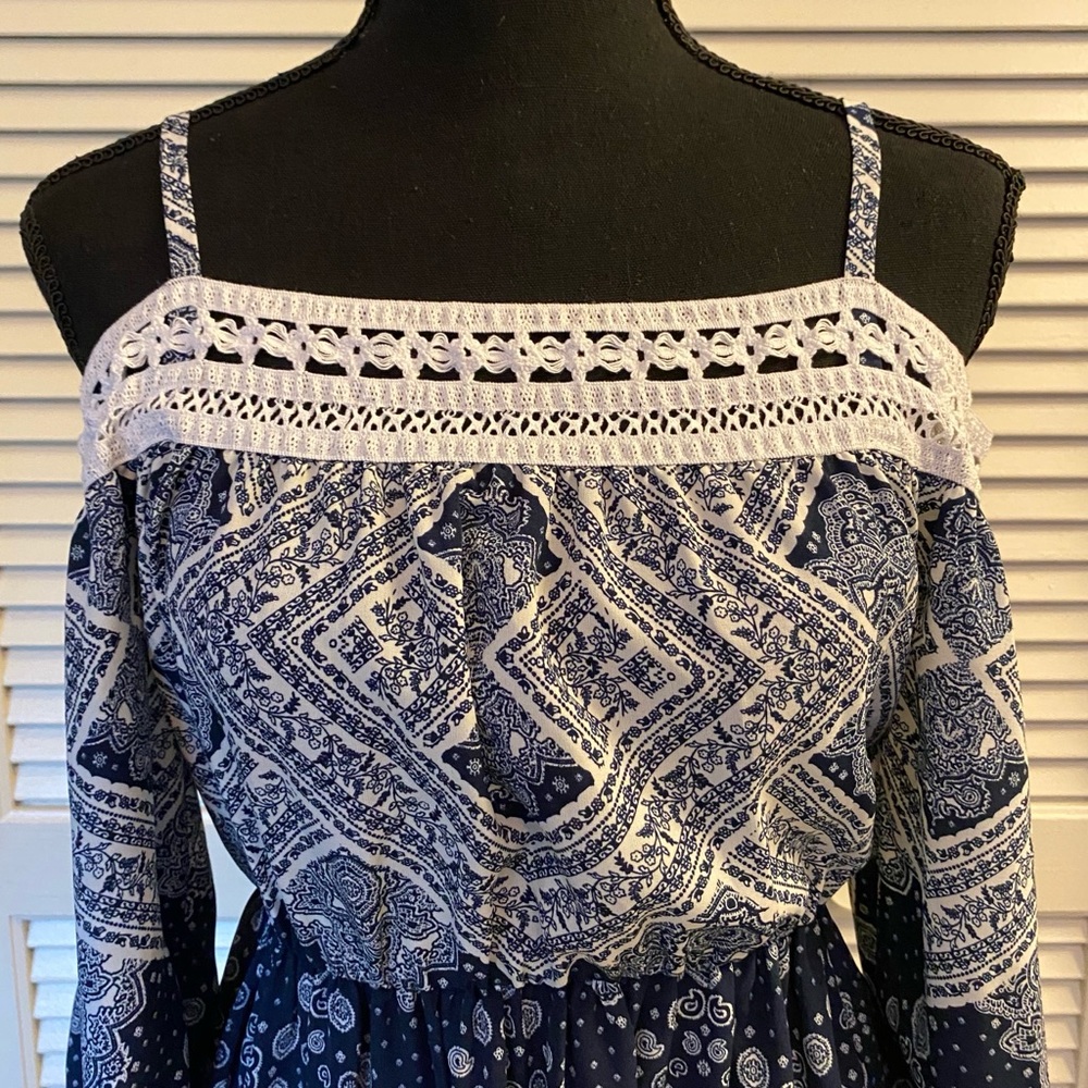 Blue & White Patterned Dress - Picture 2 of 3
